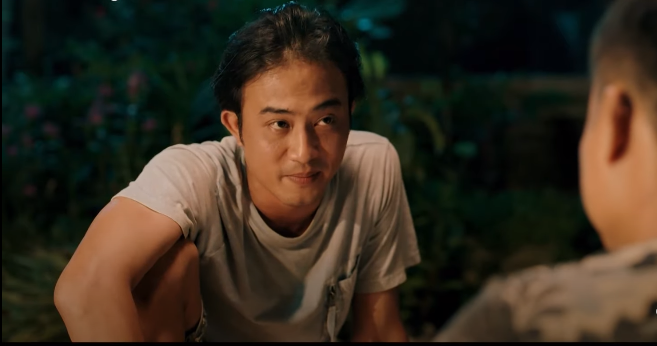 Mến cho Hiếu vay tiền để lên thành phố. Ảnh: CMH.