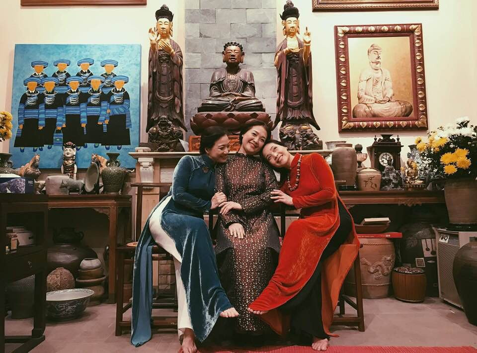 Ba con gái nổi tiếng của nghệ sĩ Lê Mai và NSND Trần Tiến.