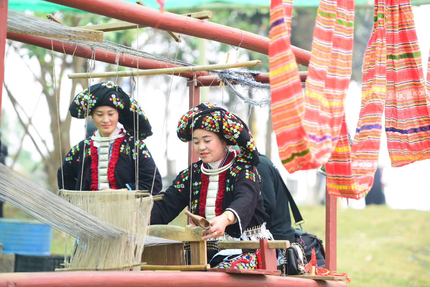 Một số hoạt động thu hút du khách ở Làng Văn hóa - Du lịch các dân tộc Việt Nam.