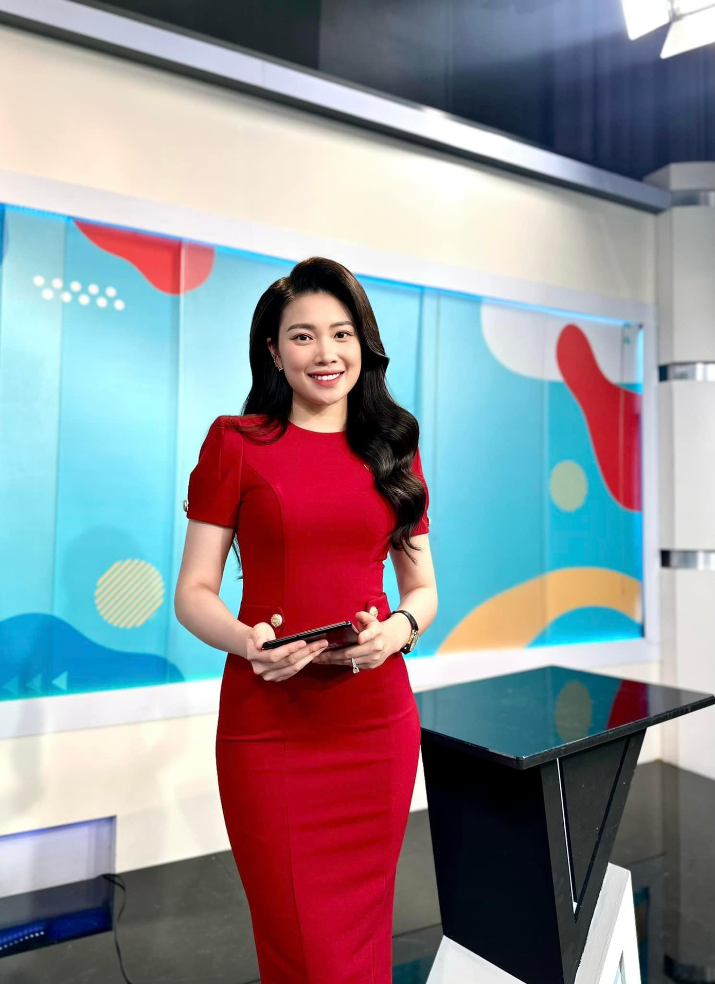 Nữ MC từng nhận giải thưởng Gương mặt trẻ triển vọng của Trung tâm tin tức VTV24.