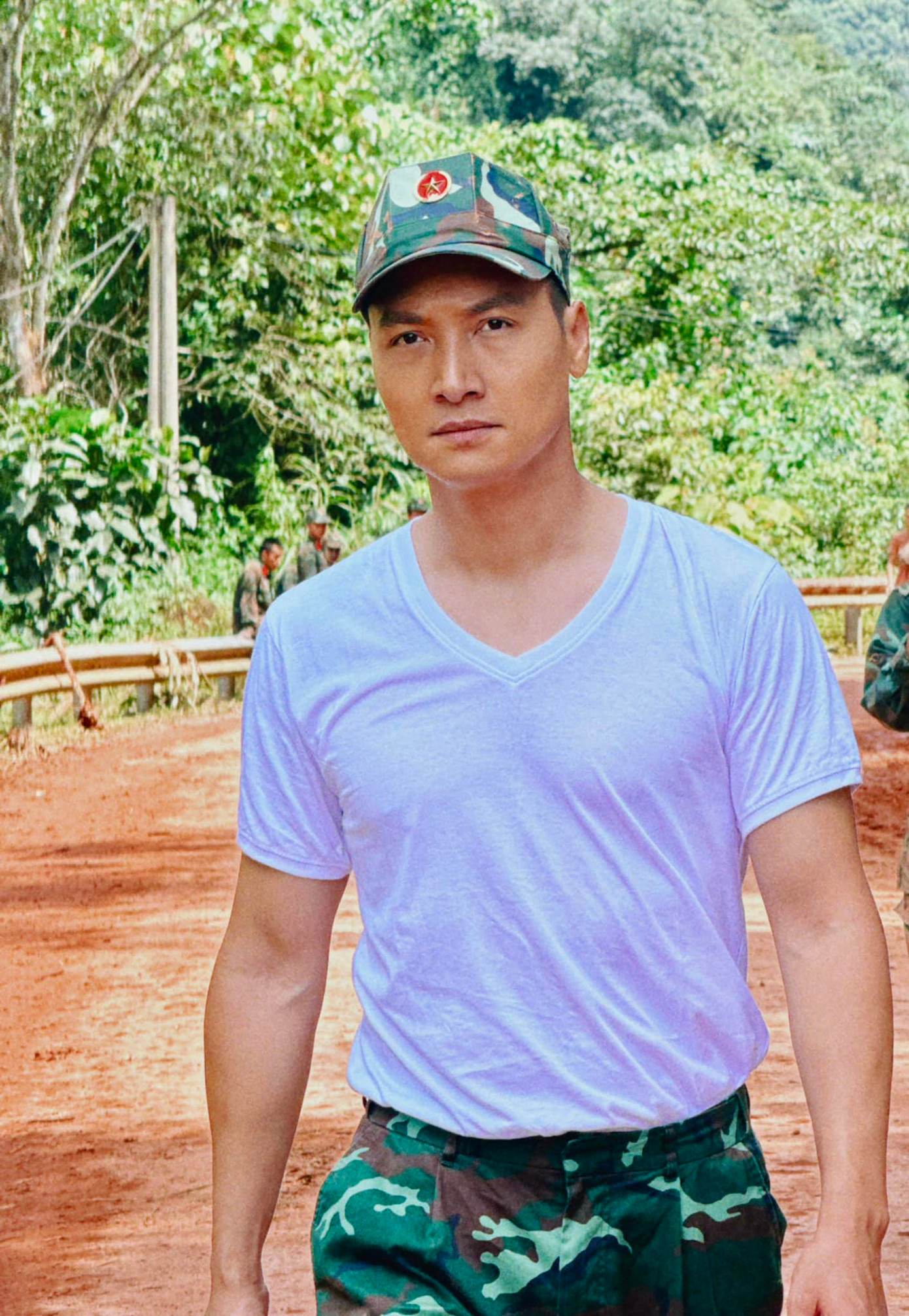 Ảnh hậu trường được Mạnh Trường chia sẻ.