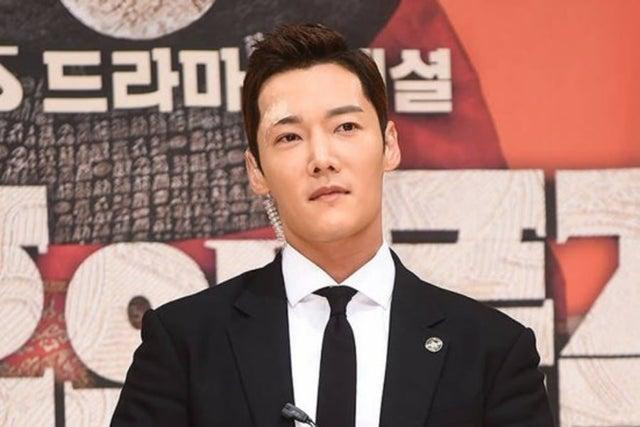 Nam diễn viên hiểu sai những quy định về giãn cách xã hội. Nam diễn viên hiểu sai những quy định về giãn cách xã hội.