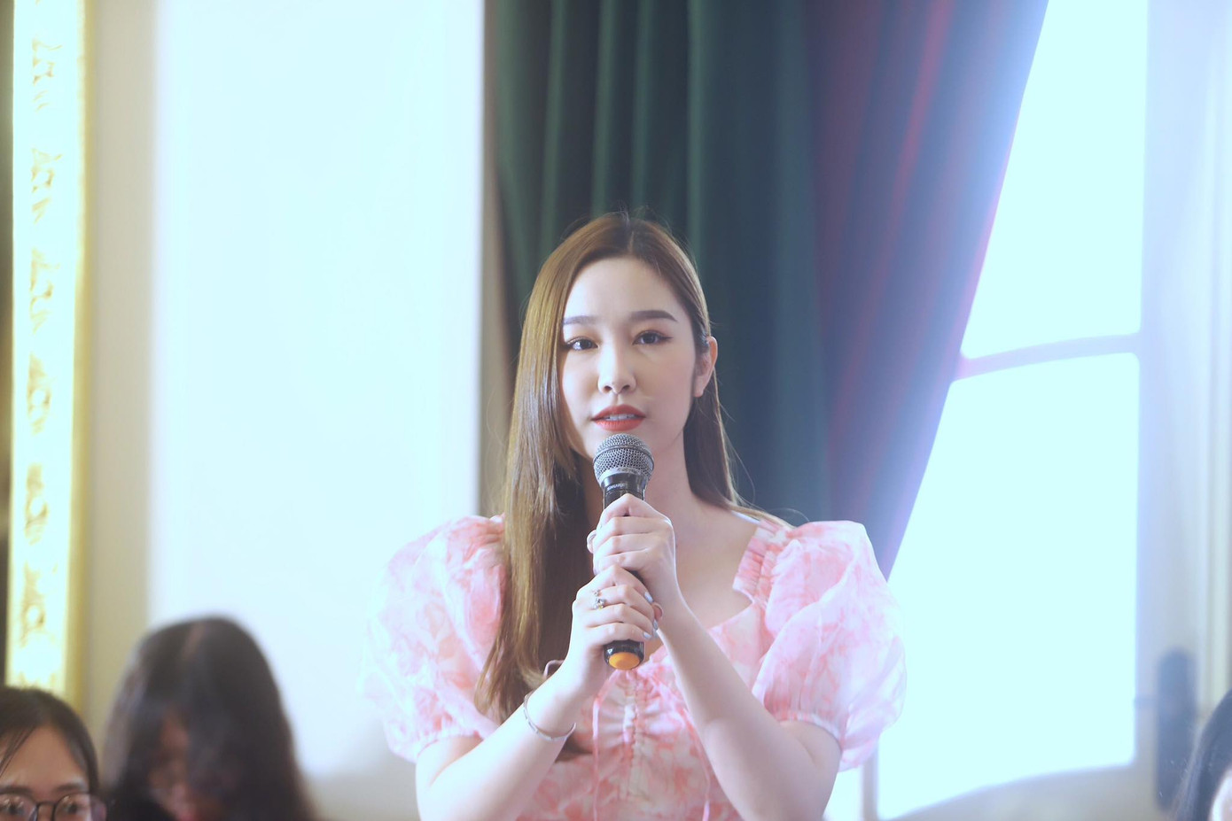 Nghệ sĩ trẻ đóng góp nhiều giải pháp làm sạch không gian mạng. Nghệ sĩ trẻ đóng góp nhiều giải pháp làm sạch không gian mạng.