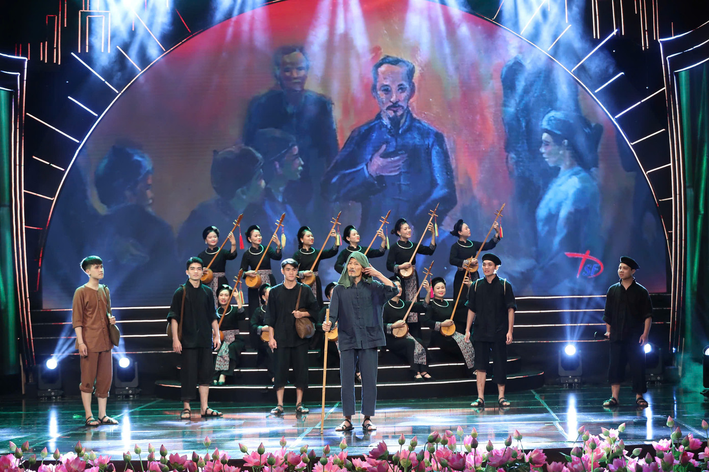 Hình ảnh Bác Hồ được khắc hoạ qua chương trình như một biểu tượng văn hóa - tinh thần sống mãi trong lòng nhân dân Việt Nam và bạn bè quốc tế.