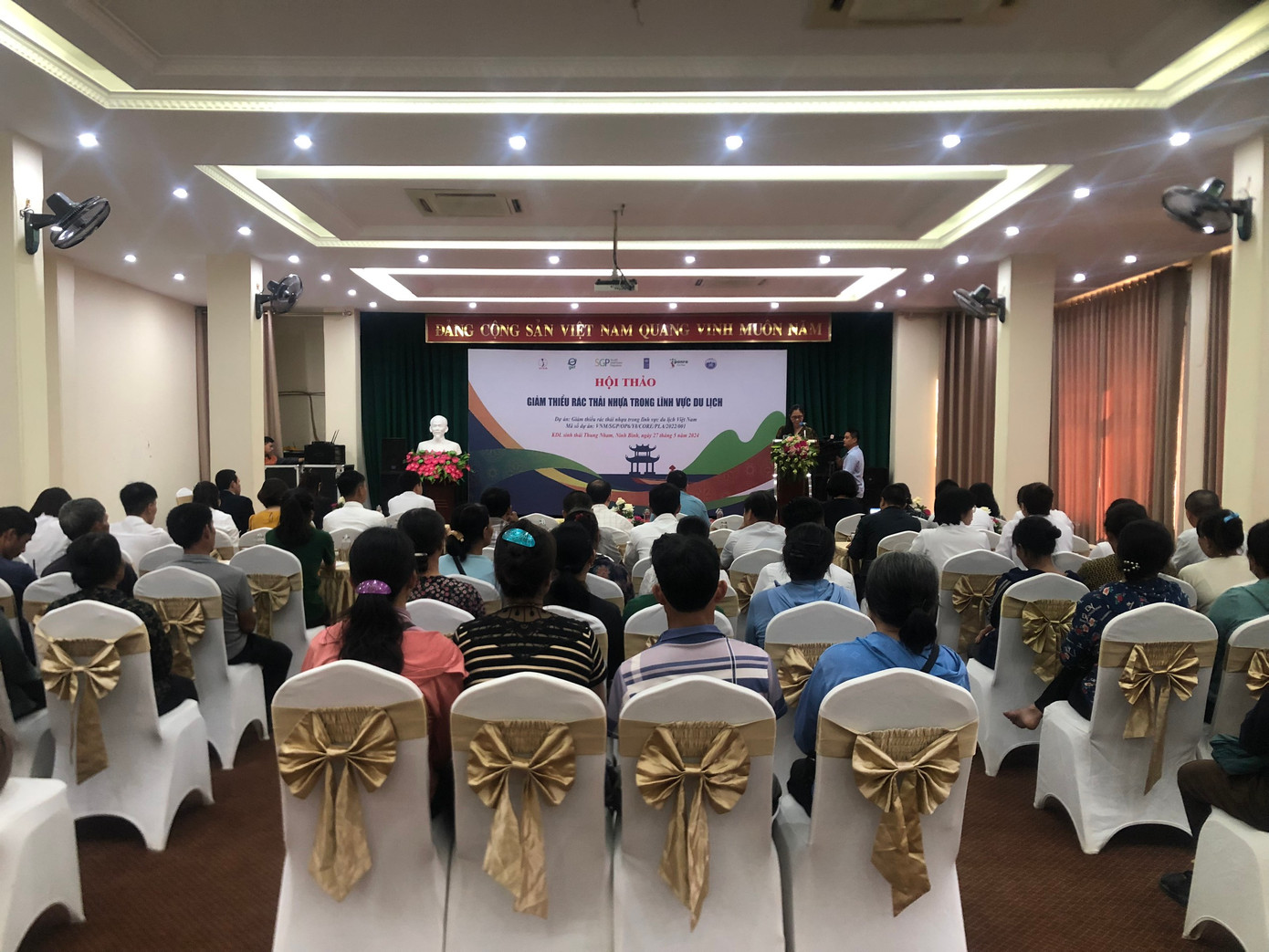 Hội thảo Giảm thiểu rác thải nhựa trong lĩnh vực du lịch tổ chức chiều 27/5 tại Ninh Bình.