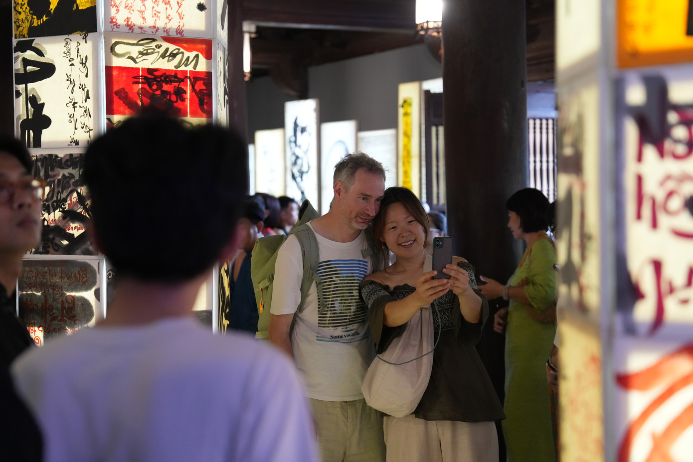 Triển lãm Nghiên bút còn thơm kéo dài đến hết ngày 25/9. Triển lãm Nghiên bút còn thơm kéo dài đến hết ngày 25/9.