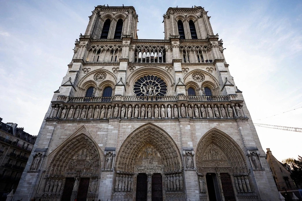 Diện mạo mới của Nhà thờ Đức Bà sau khi tu sửa. Ảnh: Reuters.
