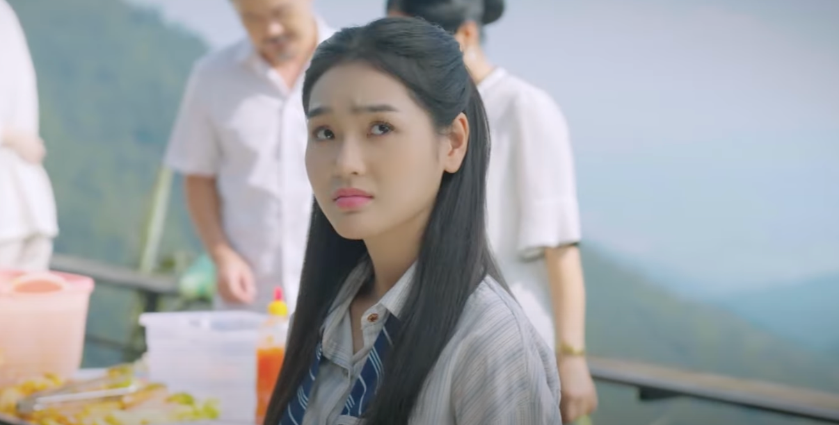 Vai chính của Cù Thị Trà gây tranh cãi.