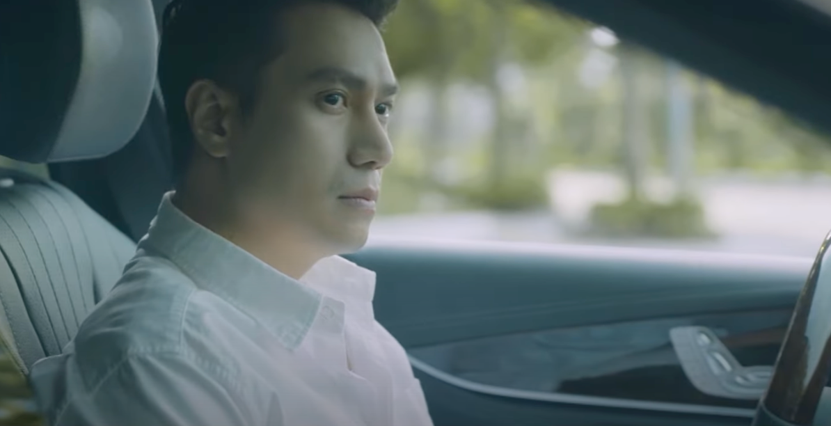 Vinh cô đơn sau khi chia tay Đông.