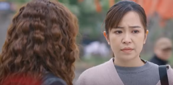 Nhân vật Son (Kim Oanh) gánh vác mọi việc nhưng nhà chồng không coi cô không ra gì. Ảnh: CMH.