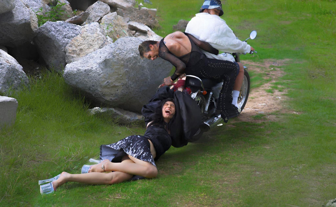 Biểu cảm đau đớn của các nạn nhân Biểu cảm đau đớn của các nạn nhân