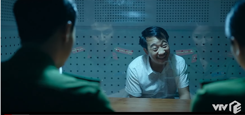 Biểu cảm gương mặt rất quan trọng đối với các chiến sĩ công an lẫn đối tượng bị hỏi cung.