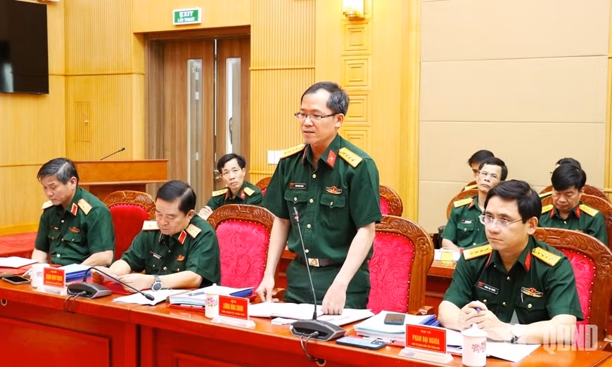 Đại tá Lương Đình Chung phát biểu tại hội nghị bàn giao.