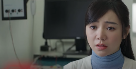 Hạnh bàng hoàng khi biết mình có dấu hiệu của bệnh ung thư. Ảnh: CMH.