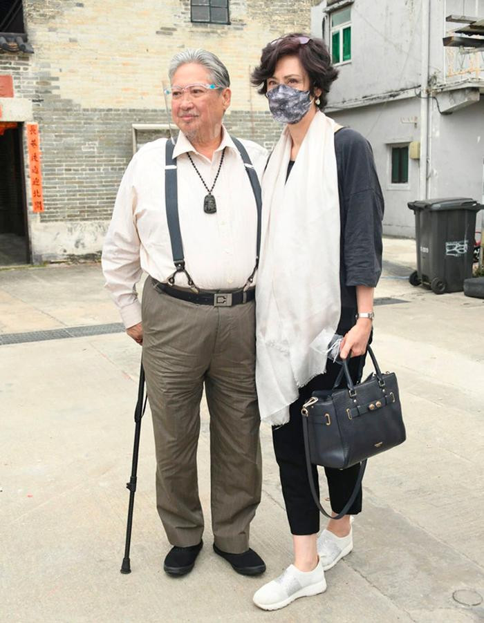 Hình ảnh gần đây của Hồng Kim Bảo người vợ tào khang Hình ảnh gần đây của Hồng Kim Bảo người vợ tào khang