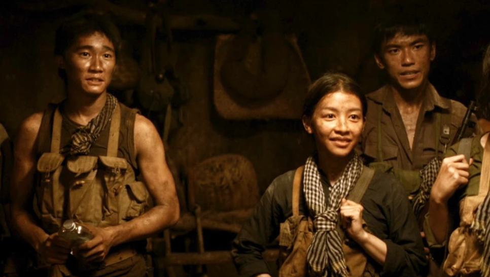 Tác phẩm của đạo diễn Bùi Thạc Chuyên thành công về doanh thu, thu hút rất nhiều người trẻ xem phim cách mạng.