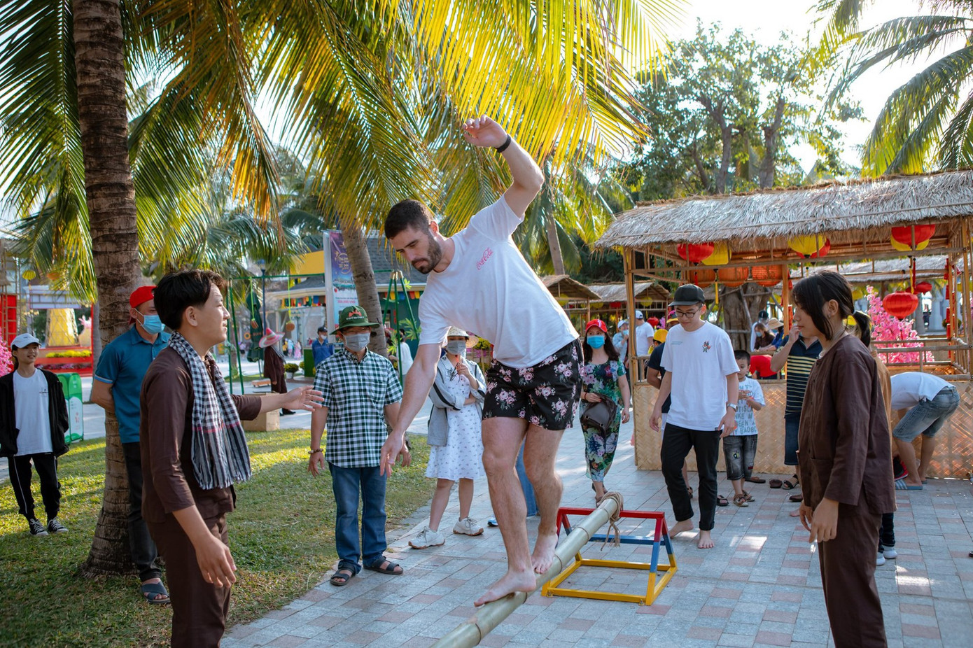 Mục tiêu của ngành du lịch trong năm 2023 là đón 8 triệu khách quốc tế.