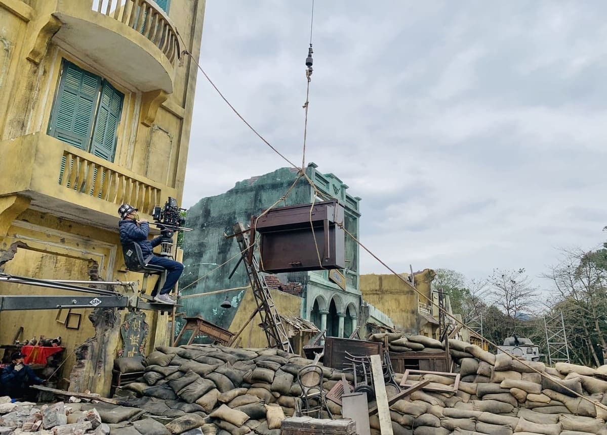 Bối cảnh được đầu tư hàng tỷ đồng của Đào, phở và piano.