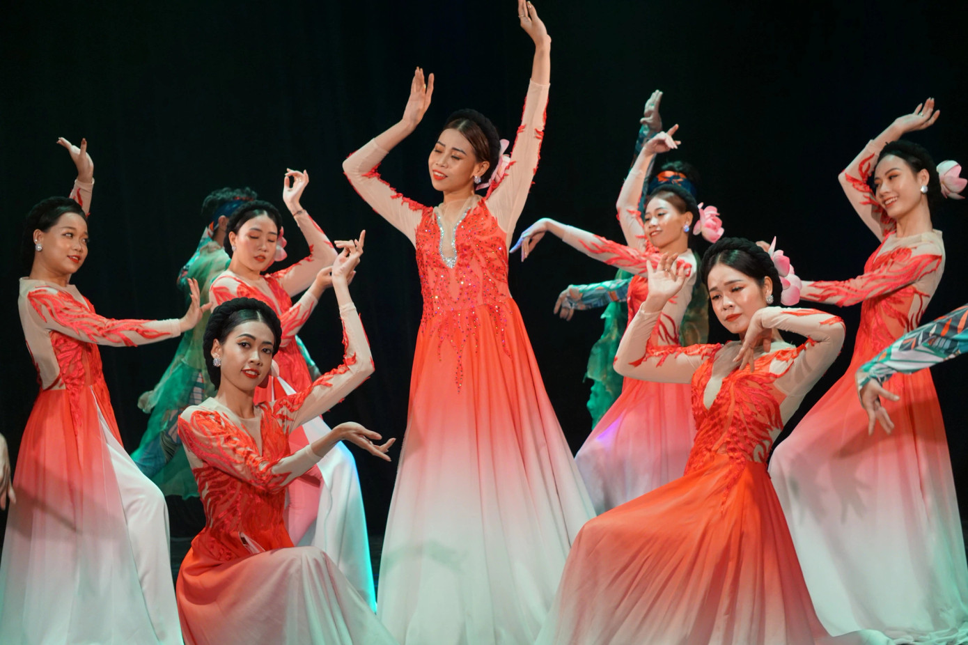 Để lan tỏa danh hiệu cũng như sự cống hiến của các cá nhân được phong tặng, nhiều chuyên gia đề xuất giới thiệu tác phẩm, công trình nghệ thuật rộng rãi đến công chúng.