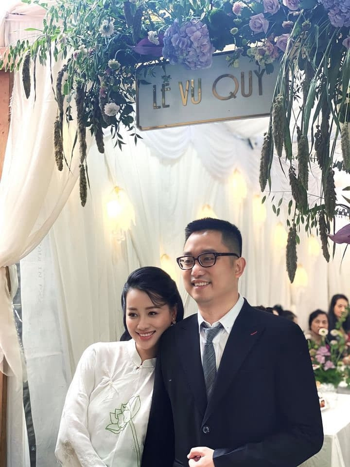 Lễ vu quy của MC Quỳnh Chi và chú rể Quang Duy diễn ra sáng 28/10. Lễ vu quy của MC Quỳnh Chi và chú rể Quang Duy diễn ra sáng 28/10.