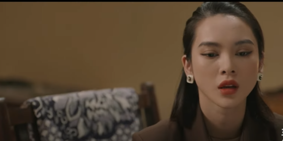 Vy cay đắng vì đến cả tư cách ghen tuông với nhân tình của chồng cô cũng không có. Ảnh: CMH. Vy cay đắng vì đến cả tư cách ghen tuông với nhân tình của chồng cô cũng không có. Ảnh: CMH.