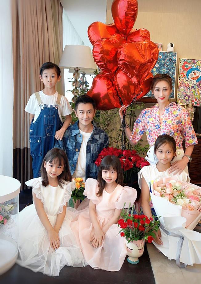 Gia đình "Đoàn Dự" kỉ niệm ngày cưới Gia đình "Đoàn Dự" kỉ niệm ngày cưới