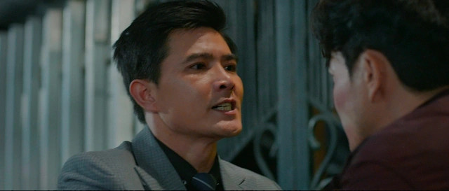 Từ đầu phim, khán giả hiếm thấy những phân cảnh tươi sáng.