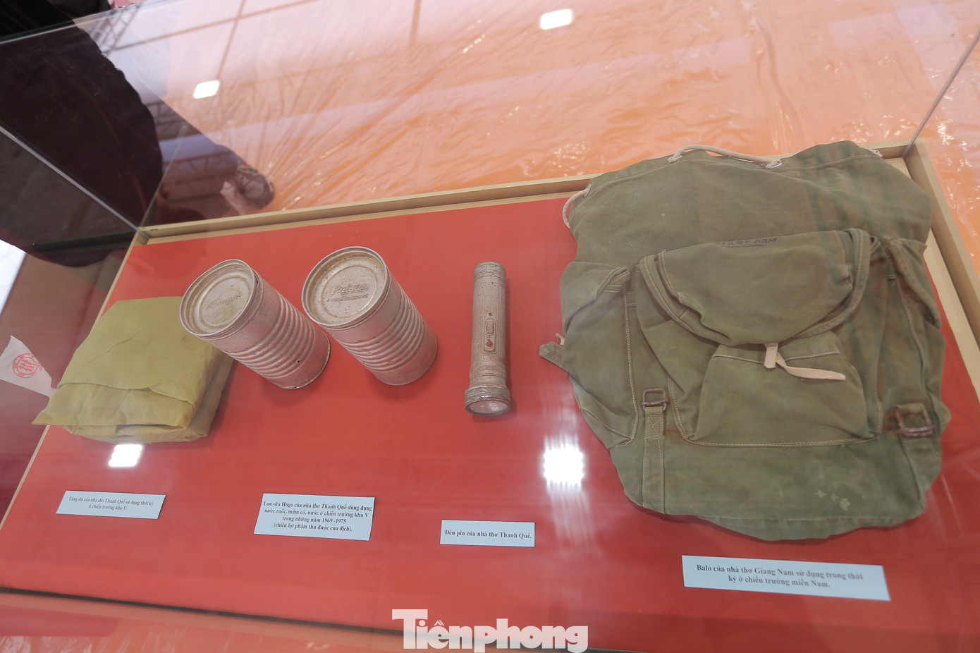 Một số vật dụng ở chiến trường của nhà thơ Thanh Quế và nhà thơ Giang Nam. Ảnh: DUY PHẠM. Một số vật dụng ở chiến trường của nhà thơ Thanh Quế và nhà thơ Giang Nam. Ảnh: DUY PHẠM.