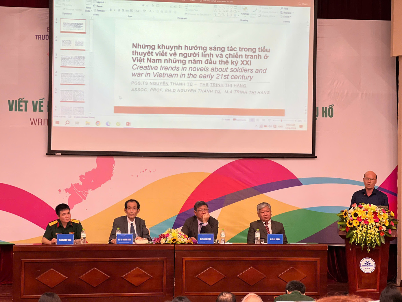 Các học giả, những nhà văn, chứng nhân lịch sử... thảo luận về chiến tranh cách mạng và chân dung người lính Cụ Hồ.