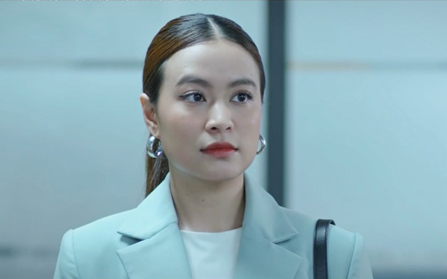 Diễn xuất của Hoàng Thùy Linh khiến khán giả thất vọng. Diễn xuất của Hoàng Thùy Linh khiến khán giả thất vọng.