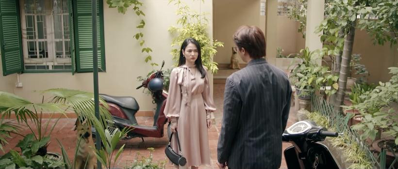 Nhà của bố ruột Lệ trong Anh có phải đàn ông không?.