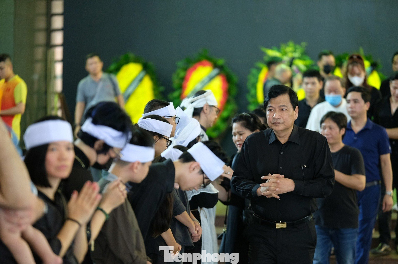 NSND Quốc Anh chia buồn cùng gia quyến. NSND Quốc Anh chia buồn cùng gia quyến.