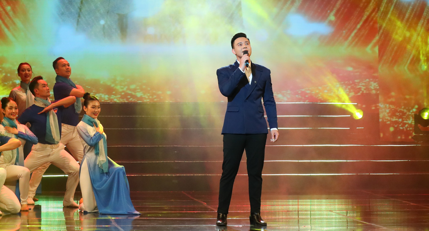 Chương trình Khúc ca khải hoàn có nhiều tiết mục nghệ thuật đặc sắc. Chương trình Khúc ca khải hoàn có nhiều tiết mục nghệ thuật đặc sắc.