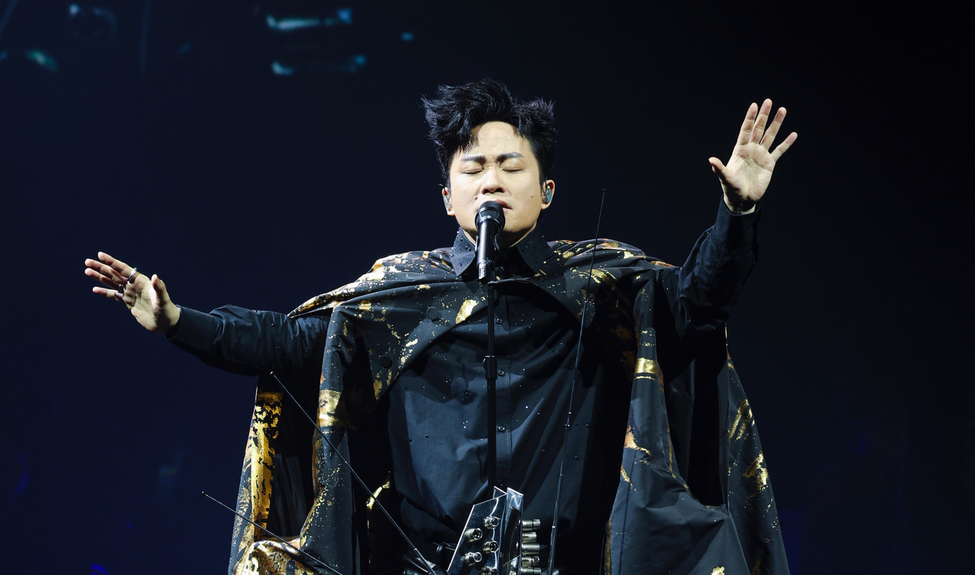 Tùng Dương liên tục thử sức với nhiều thể loại khác nhau.