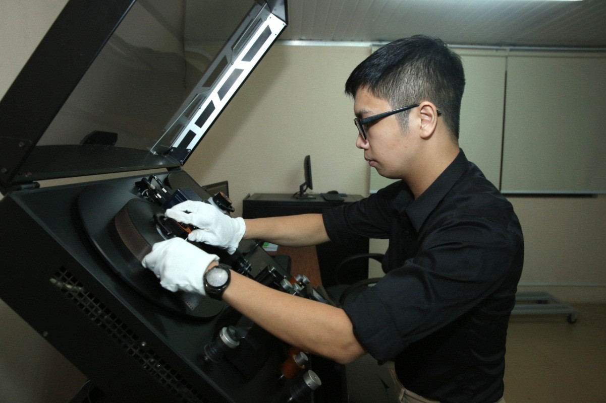 Hệ thống số hóa và phục chế phim tại Viện phim Việt Nam.