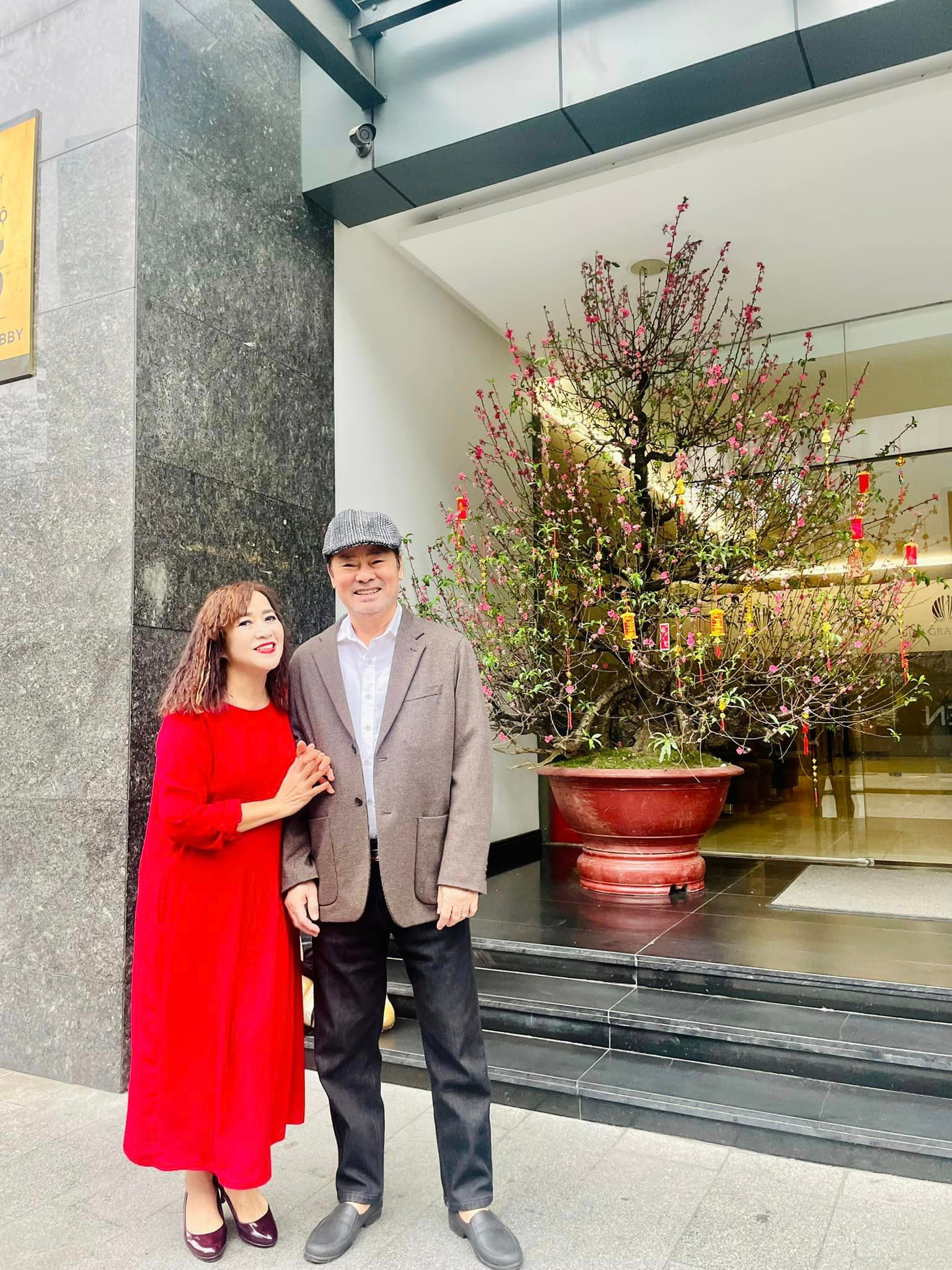 Nghệ sĩ Dũng Nhi và bà xã.