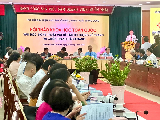 Hội thảo khoa học Văn học, nghệ thuật với đề tài lực lượng vũ trang và chiến tranh cách mạng. Hội thảo khoa học Văn học, nghệ thuật với đề tài lực lượng vũ trang và chiến tranh cách mạng.