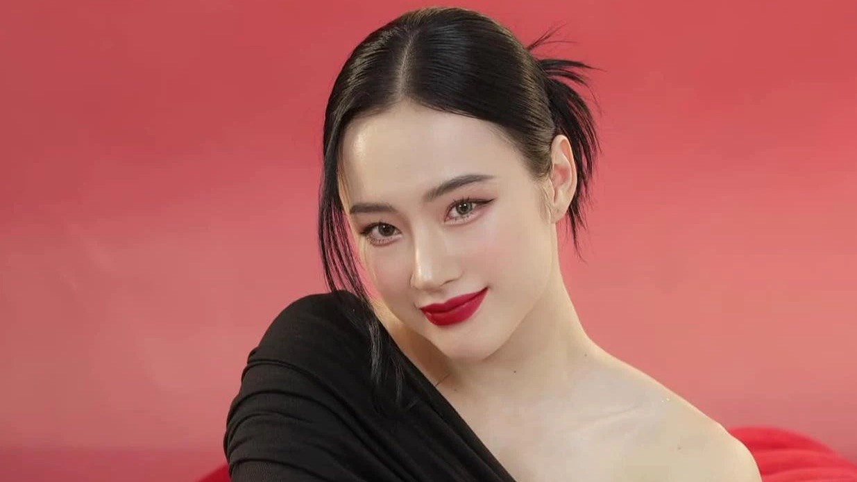 Chiều 6/6, Angela Phương Trinh xin lỗi vì những phát ngôn gây sốc. Chiều 6/6, Angela Phương Trinh xin lỗi vì những phát ngôn gây sốc.