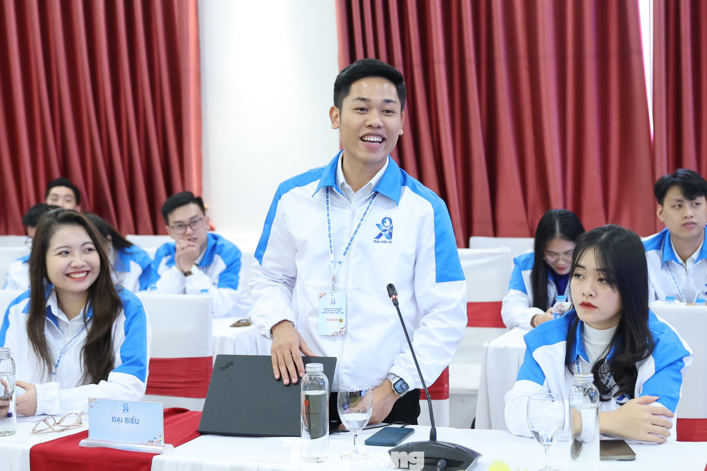 Chủ tịch Hội Sinh viên Đại học Quốc gia Hà Nội Tưởng Văn Thuấn. Chủ tịch Hội Sinh viên Đại học Quốc gia Hà Nội Tưởng Văn Thuấn.