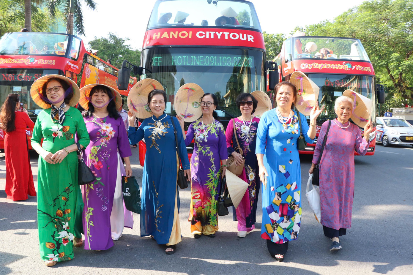 Lễ hội Áo dài Du lịch Hà Nội 2024 vừa khai mạc hôm 4/10. Lễ hội Áo dài Du lịch Hà Nội 2024 vừa khai mạc hôm 4/10.