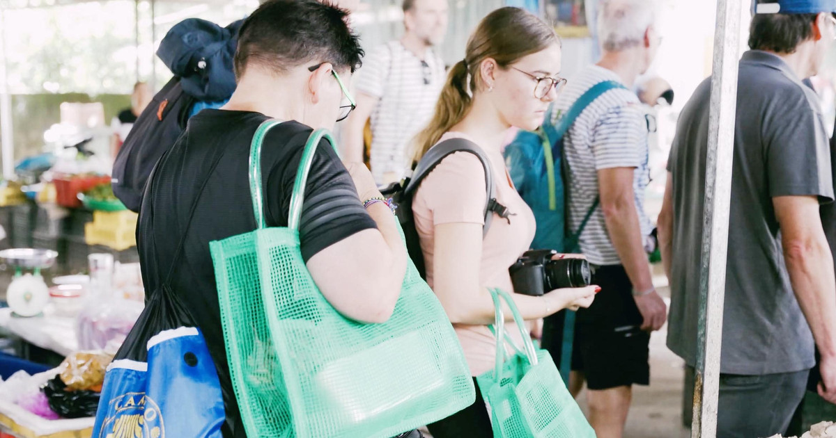 Các điểm du lịch, cơ sở lưu trú tiết kiệm chi phí nhờ nói không với đồ nhựa. Các điểm du lịch, cơ sở lưu trú tiết kiệm chi phí nhờ nói không với đồ nhựa.