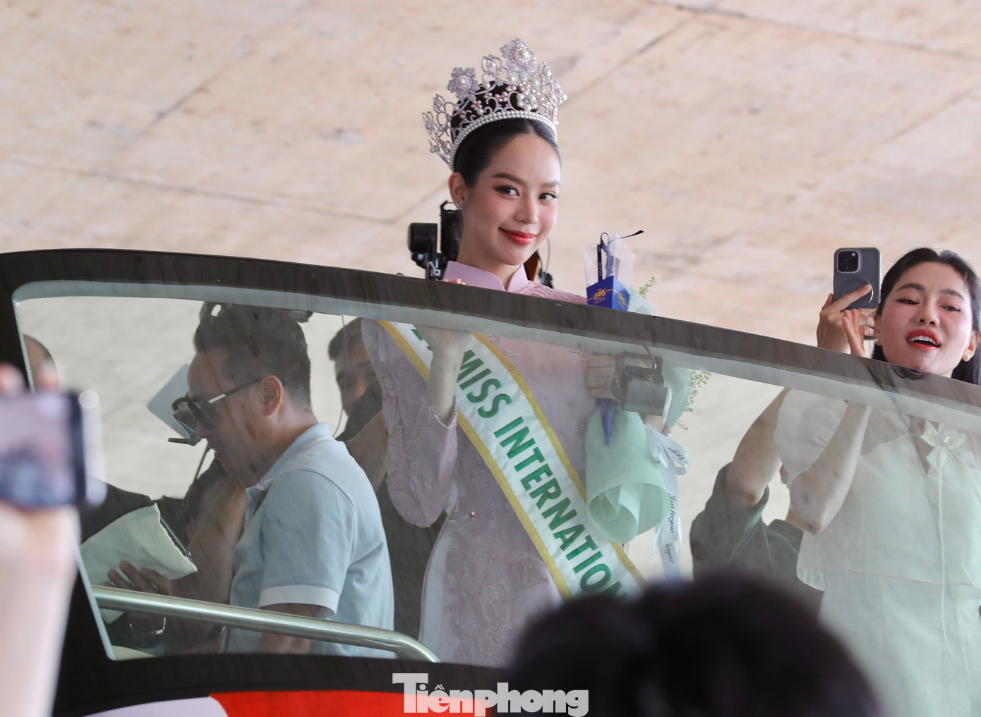 Thanh Thủy về Việt Nam sáng 18/11. Thanh Thủy về Việt Nam sáng 18/11.