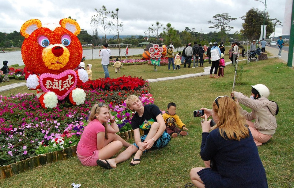 Các sản vật đặc trưng như trà B’Lao, rượu vang, hoa Đà Lạt... sẽ được quảng bá tới người dân Thủ đô và khách quốc tế. Các sản vật đặc trưng như trà B’Lao, rượu vang, hoa Đà Lạt... sẽ được quảng bá tới người dân Thủ đô và khách quốc tế.