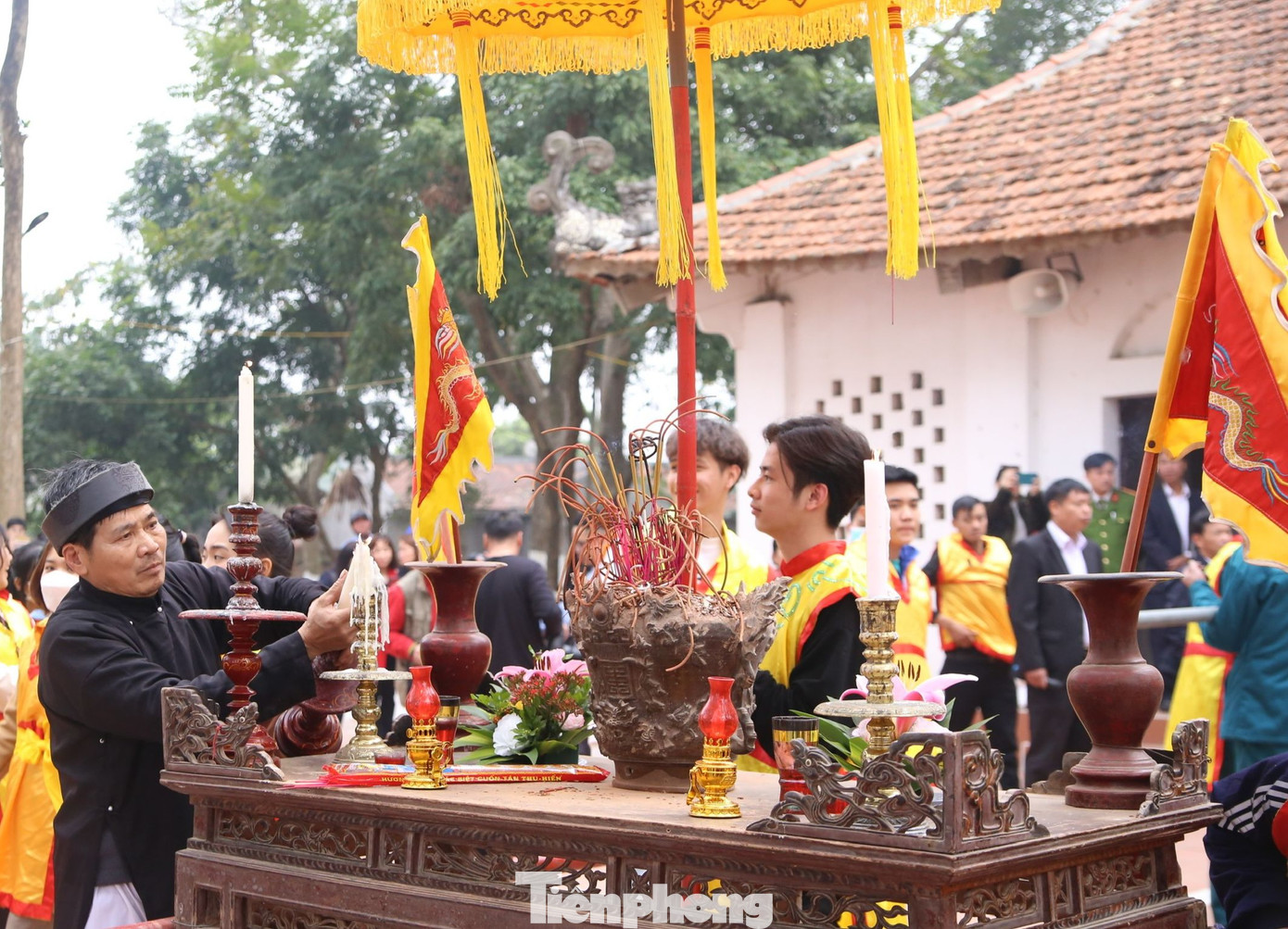 Năm nay, hội Phết Hiền Quan không tổ chức phần đánh phết do chưa đảm bảo các điều kiện về an toàn, an ninh trật tự theo quy định. Sân phết được tổ chức tại khu ruộng (khu Đồng Đám) hiện nay tích nước ruộng cấy, nếu đánh phết sẽ gây nên lầy thụt. Ảnh: GIA LINH.