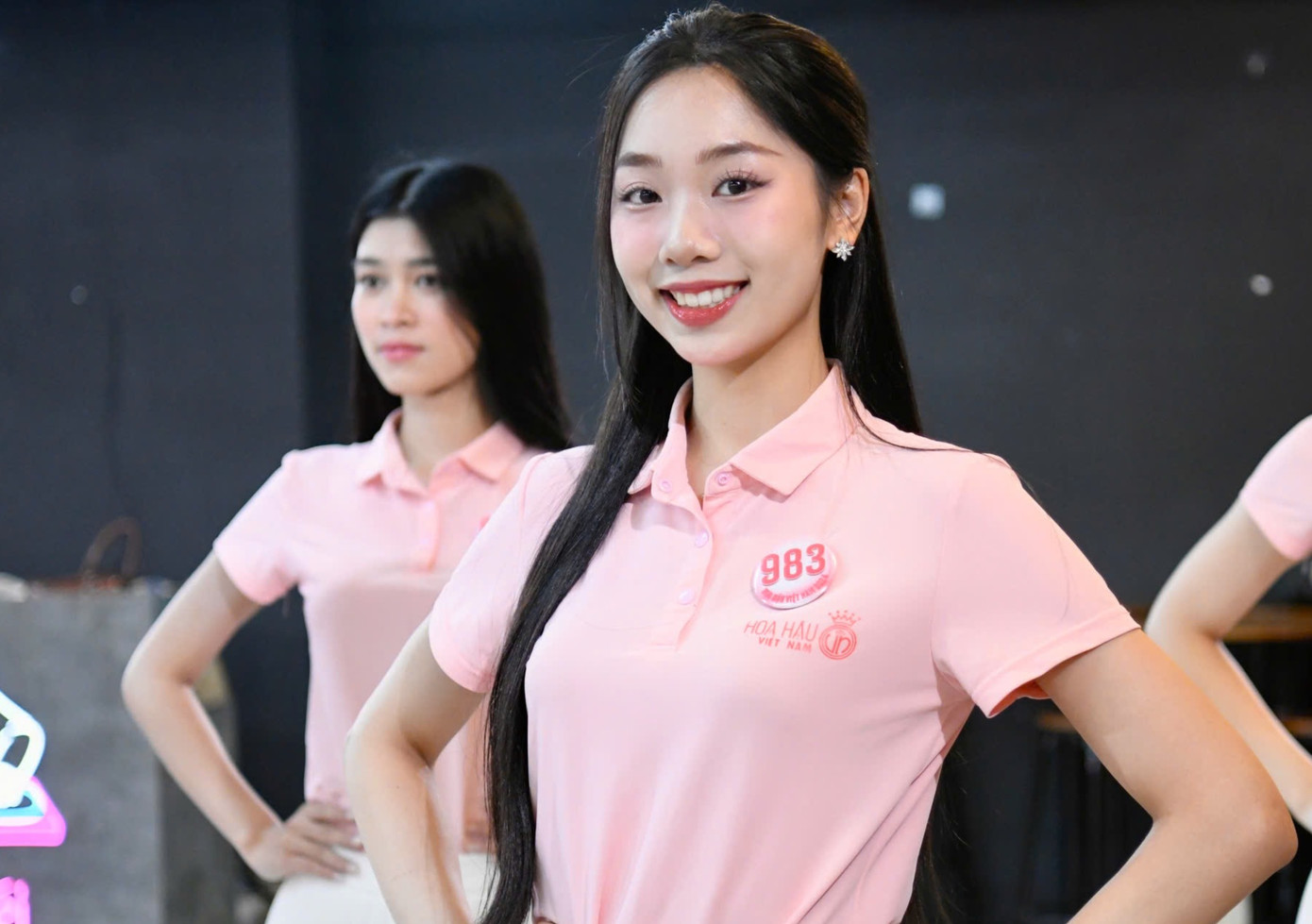 Hoa hậu Việt Nam yêu cầu thí sinh phải có vẻ đẹp tự nhiên, không qua phẫu thuật thẩm mỹ. Hoa hậu Việt Nam yêu cầu thí sinh phải có vẻ đẹp tự nhiên, không qua phẫu thuật thẩm mỹ.