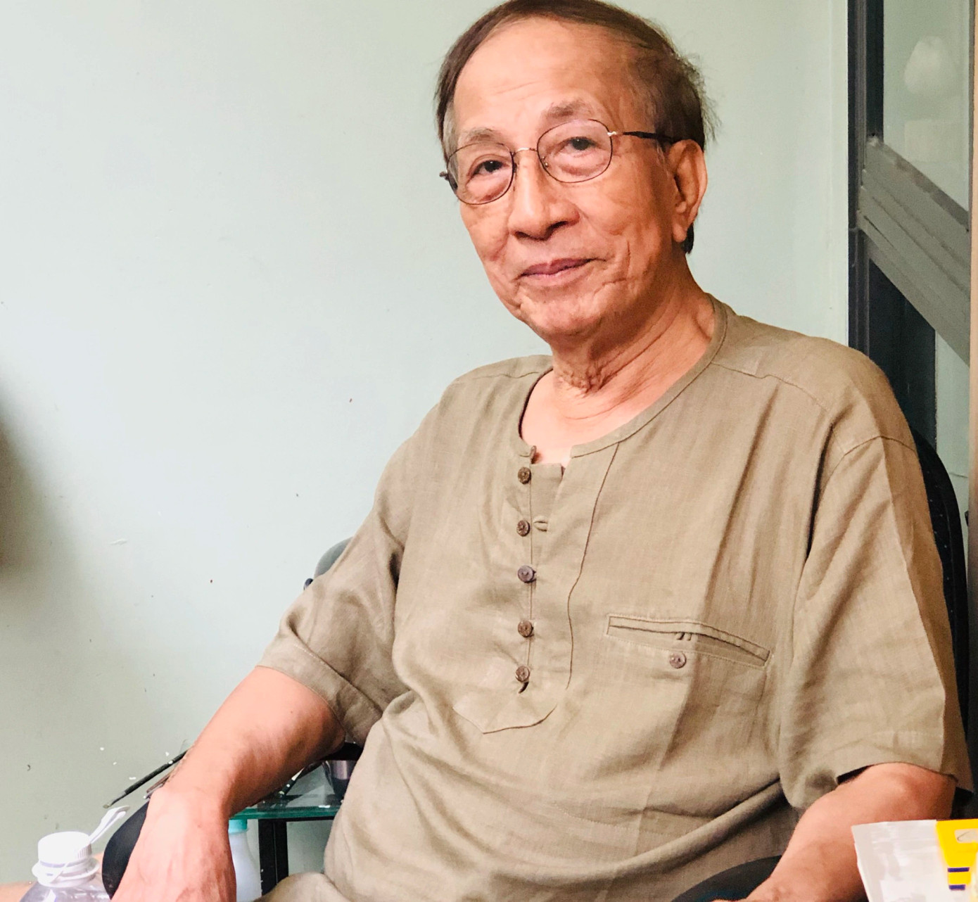 Đạo diễn Nguyễn Hữu Phần là người hiền lành, quan tâm đến các diễn viên. Đạo diễn Nguyễn Hữu Phần là người hiền lành, quan tâm đến các diễn viên.