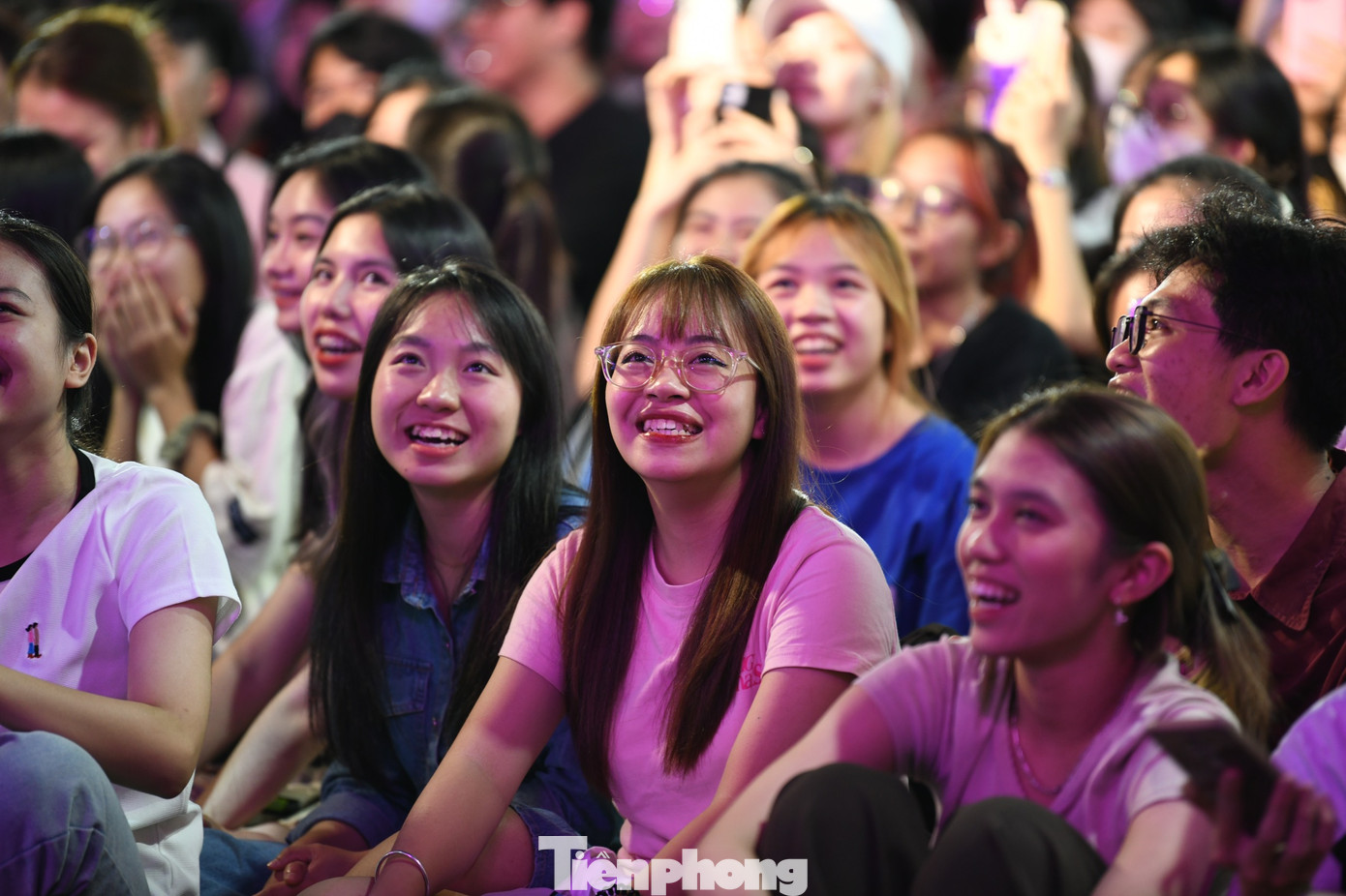 Khoảnh khắc hạnh phúc khi chiêm ngưỡng những màn trình diễn ấn tượng. Khoảnh khắc hạnh phúc khi chiêm ngưỡng những màn trình diễn ấn tượng.