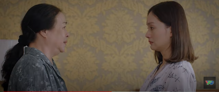 Bà Nga đón con gái về nhà. Bà Nga đón con gái về nhà.