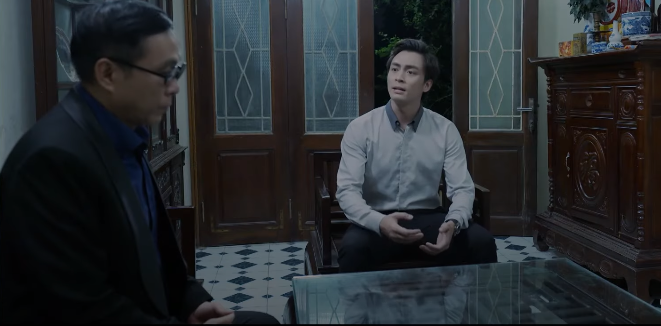 Gia An đau khổ vì hơn 20 năm qua không biết gốc gác thực sự của mình. Ảnh: CMH.