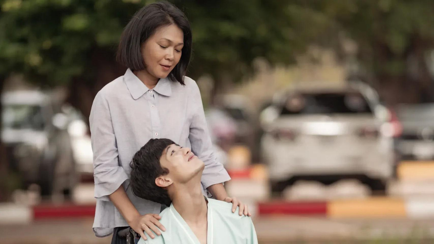 Đạo diễn Đoàn Sĩ Nguyên khẳng định không tôn vinh chuyện tình dục, phim vẫn có thông điệp nhân văn.